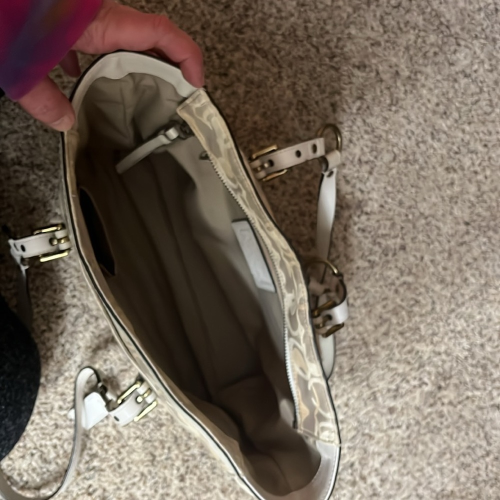 Coach purse - Picture 3 of 3